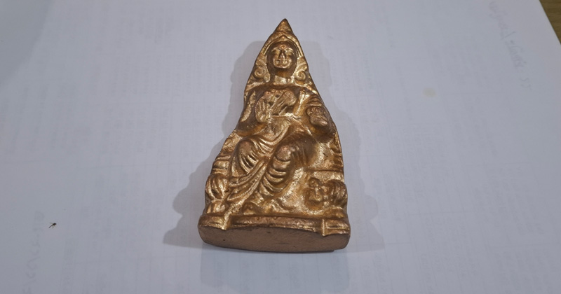 কাঁসার তৈরি পুতুল। ছবি : প্রতিনিধি