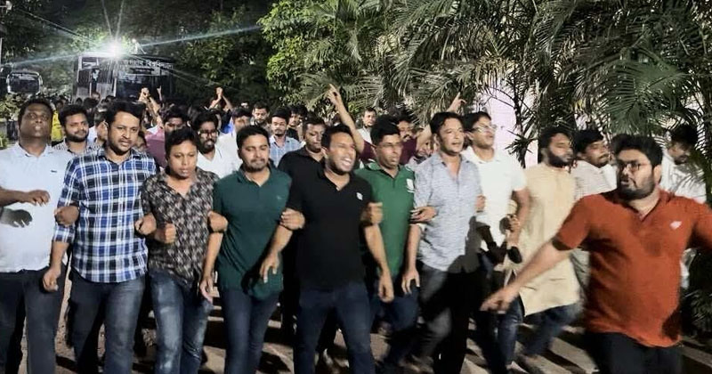 ছবি : খোলা কাগজ
