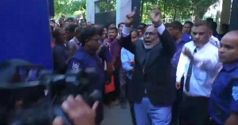 ছবি: খোলা কাগজ