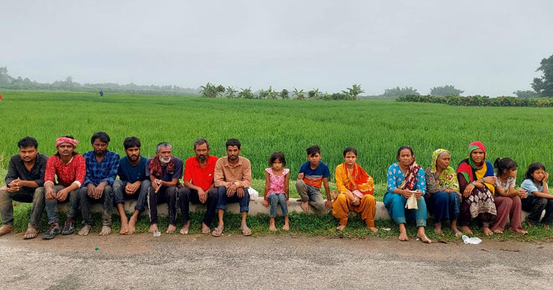 পত্নীতলায় পুশইন হওয়া ১৬ বাংলাদেশী আটক