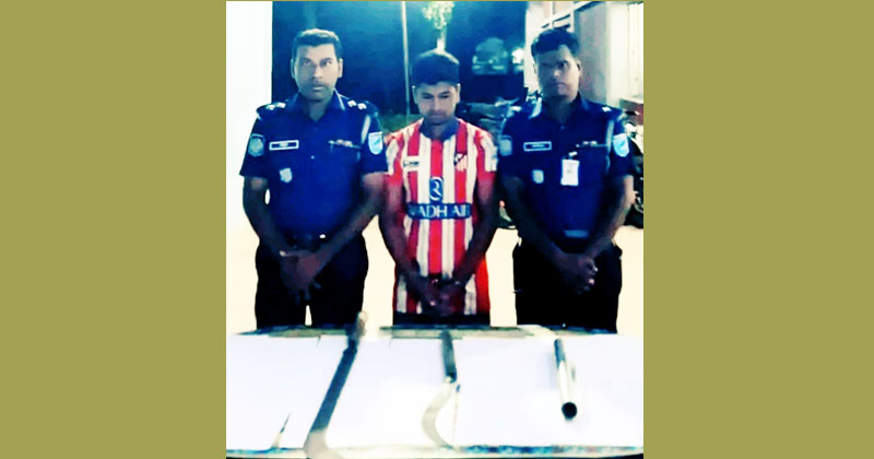 কুমার নদে প্রকাশ্যে অস্ত্রের মহড়া দেওয়া যুবক গ্রেফতার