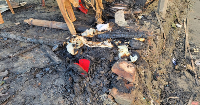 গঙ্গাচড়ায় আগুনে পুড়ে ছাই কৃষকের বাড়ি