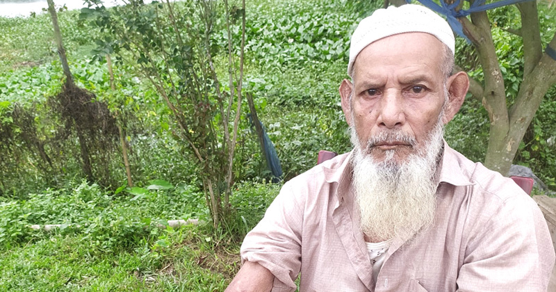 আহত বৃদ্ধ খোরশেদ আলী। ছবি : প্রতিনিধি