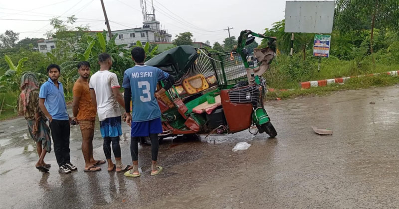 কালীগঞ্জে ট্রাক চাপায় প্রাণ গেল শিশুসহ তিনজনের