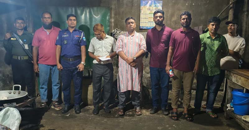 লোহাগাড়ায় ক্লাসিকাল সুইটসকে লাখ টাকা জরিমানা