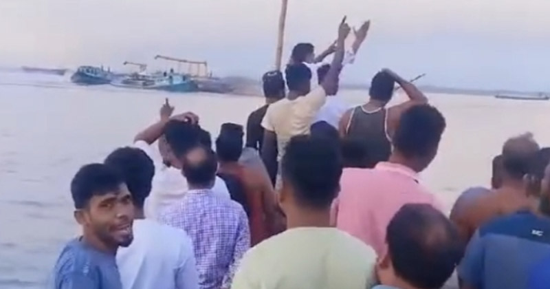 ইলিশের মৌসুমে বালু উত্তোলনে এলাকাবাসীর ধাওয়া