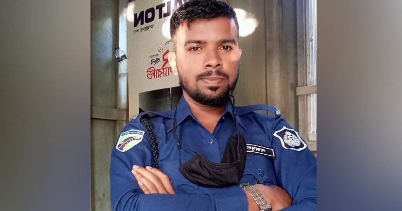 নিহত পুলিশ সদস্য নাজমুল। ছবি : খোলা কাগজ