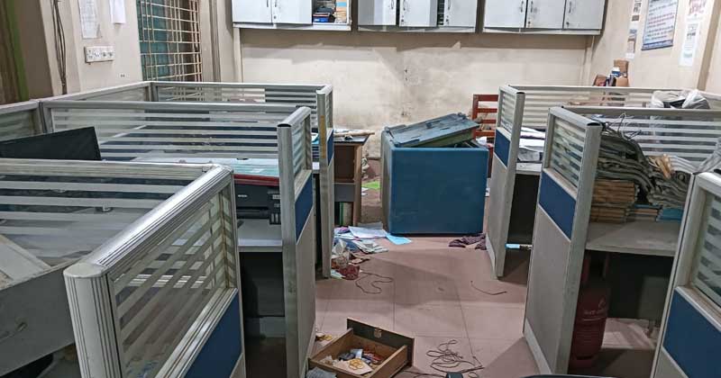 তারাগঞ্জে হিমাগারে ডাকাতি, ১৩ লাখ টাকা লুট