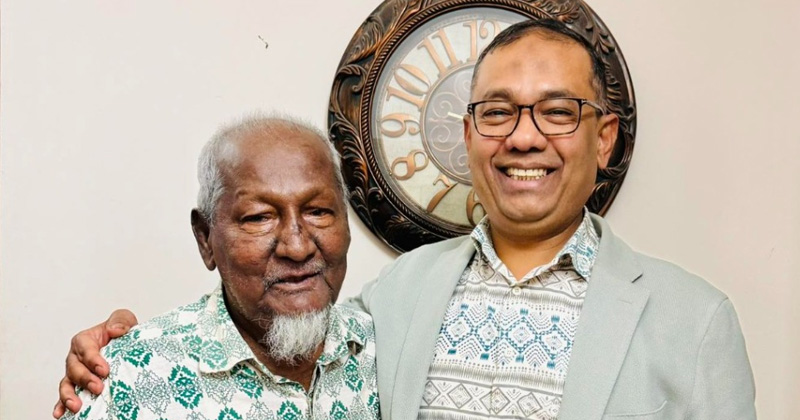ব্যারিস্টার আবু সায়েম ও তার বাবা মো. মফিজ উল্লাহ