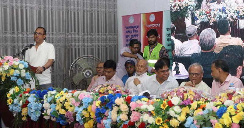 এ্যাবের আলোচনা সভায় বক্তব্য দিচ্ছেন নীলসাগর গ্রুপের চেয়ারম্যান প্রকৌশলী আহসান হাবীব লেলিন | ছবি : খোলা কাগজ