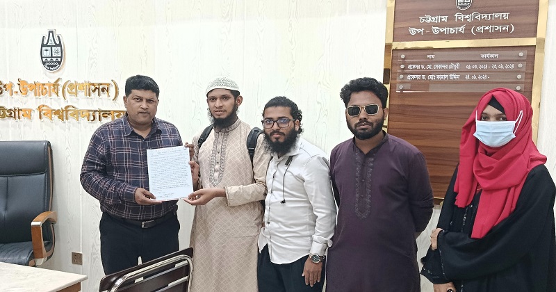 চবিতে শাটল ট্রেনে মেয়েদের জন্য সংরক্ষিত বগির দাবিতে ৪ হাজার গণস্বাক্ষর 