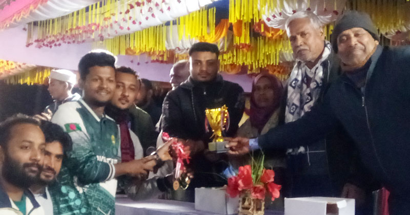 পঞ্চগড়ে আরাফাত রহমান কোকো স্মৃতি নাইট ক্রিকেট টুর্নামেন্ট সম্পন্ন