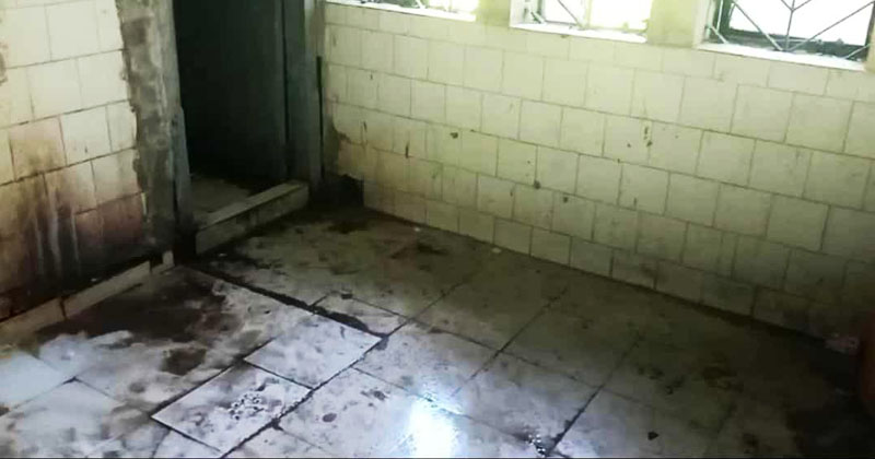 লোহাগাড়া উপজেলা স্বাস্থ্য কমপ্লেক্সের অস্বাস্থ্যকর চিত্র | ছবি : খোলা কাগজ