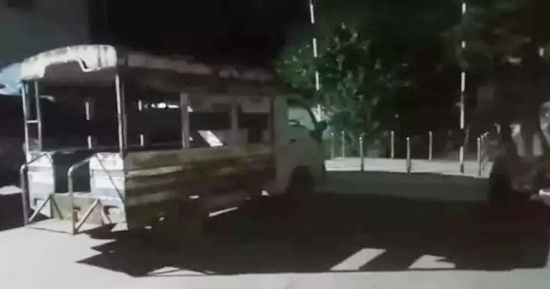 জামাল উদ্দিনের মরদেহ বহনকারী লেগুনা | ছবি সংগৃহীত