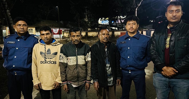 গোয়ালন্দে ফেরি থেকে জুয়ারি চক্র আটক  