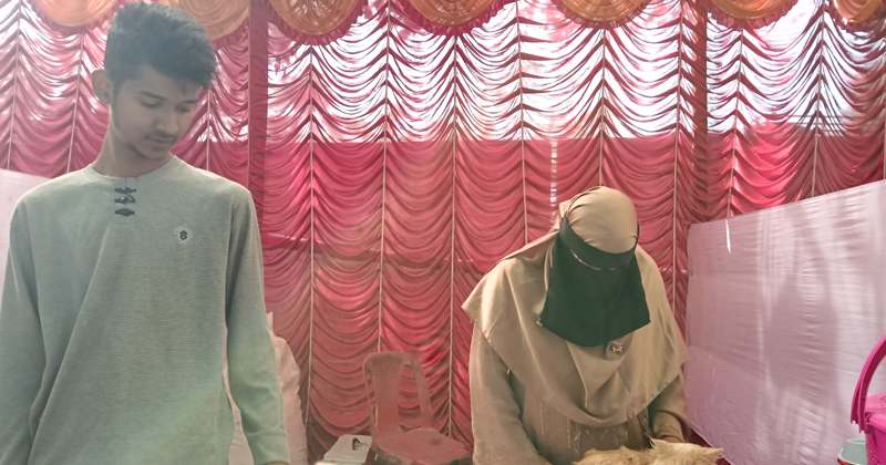 শালিখায় প্রাণীসম্পদ প্রদর্শনী, মাইলো-লিওর খুনসুটি নজর কাড়ছে সবার