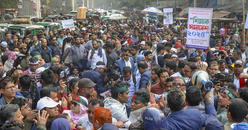 প্রাথমিক শিক্ষকদের লাগাতার কর্মবিরতি