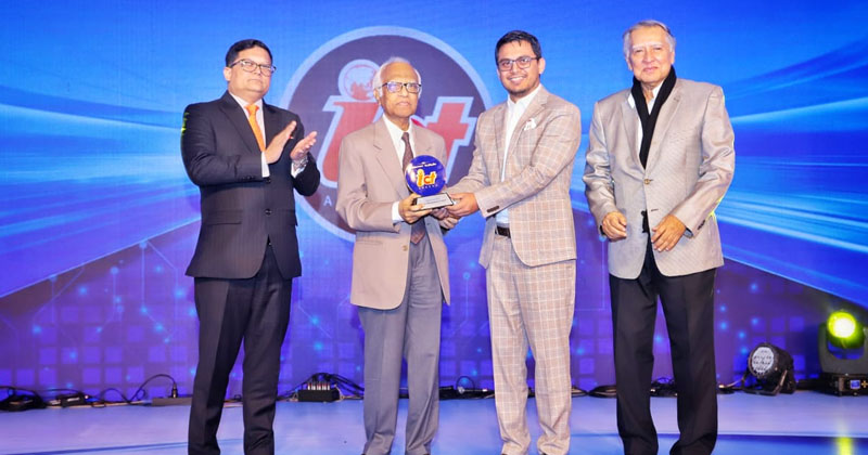 ছবি : খোলা কাগজ