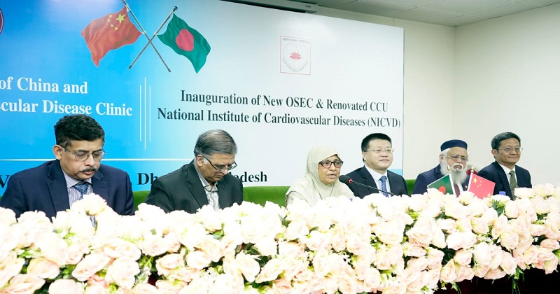 বাংলাদেশের চিকিৎসায় সর্বাধুনিক প্রযুক্তি ও প্রশিক্ষণ দেওয়া হচ্ছে : স্বাস্থ্য উপদেষ্টা