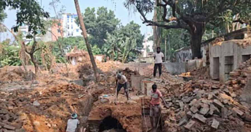 রাজশাহীতে রাজপরিবার বাড়িতে রহস্যময় সুড়ঙ্গের সন্ধান