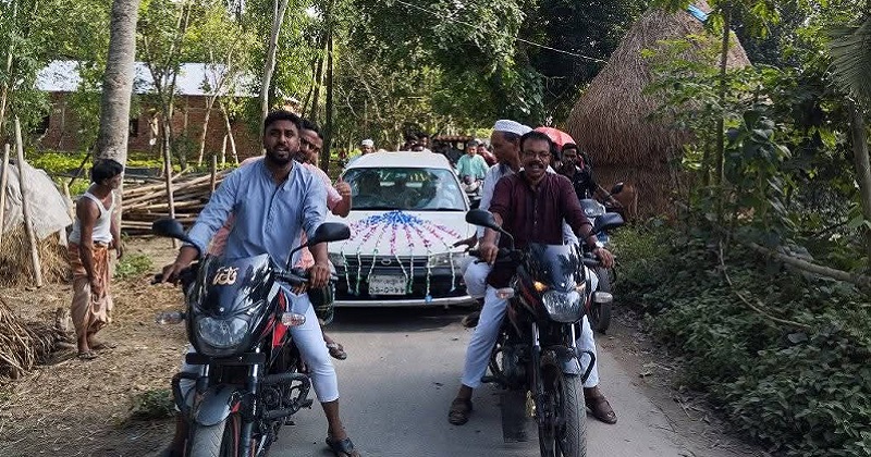 ইমামের সংবর্ধনায় মোটরসাইকেলের বহর নিয়ে শোডাউন