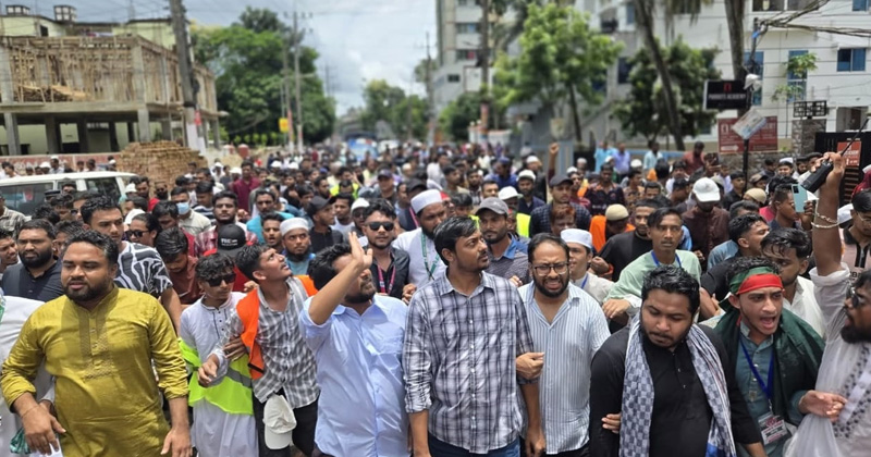 মৌলভীবাজারের কেন্দ্রীয় শহিদ মিনার থেকে জুলাই পদযাত্রায় নাহিদ ইসলাম