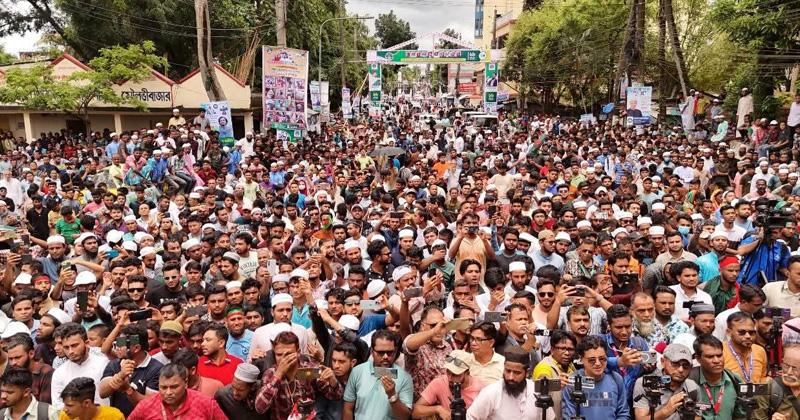 এনসিপির পথসভায় নেতাকর্মীরা