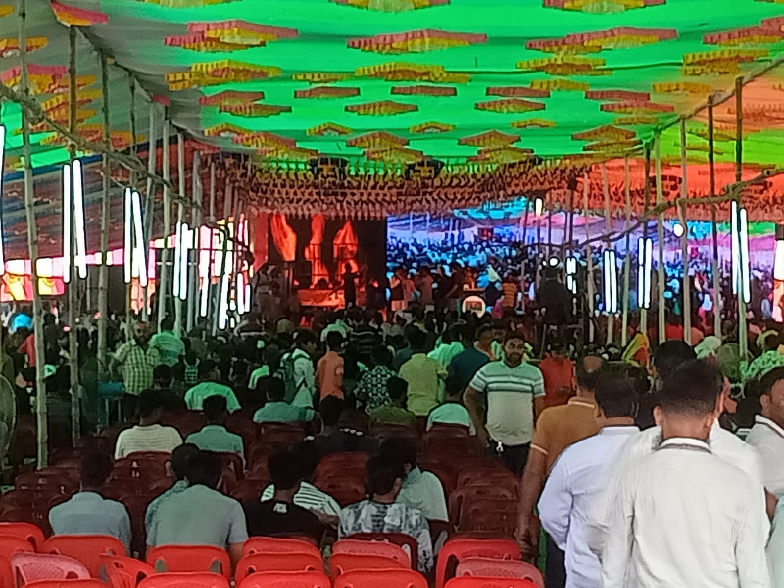 ছবি: খোলা কাগজ
