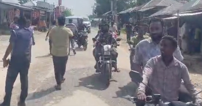 ছবি : খোলা কাগজ